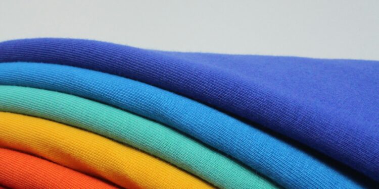 Poliester – czy powinniśmy go unikać?