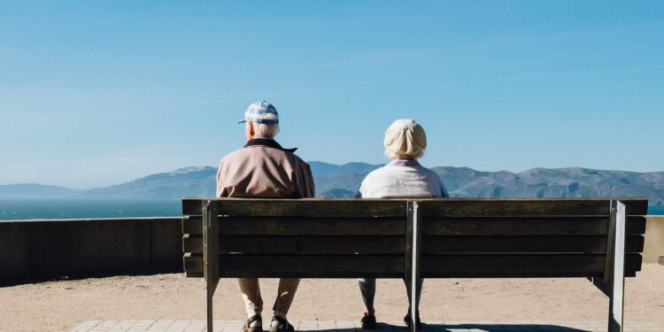 Kluby seniora – jak działają, jak się zapisać?