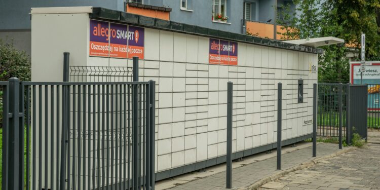 Jak działają paczkomaty?