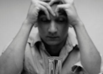 W cieniu nałogu – życie Dorosłych Dzieci Alkoholików