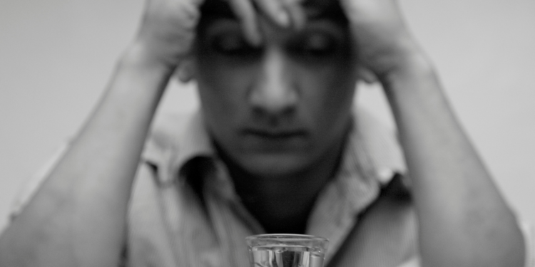 W cieniu nałogu – życie Dorosłych Dzieci Alkoholików