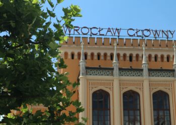 Pięć miejsc turystycznych, do których dojedziesz pociągiem z Wrocławia