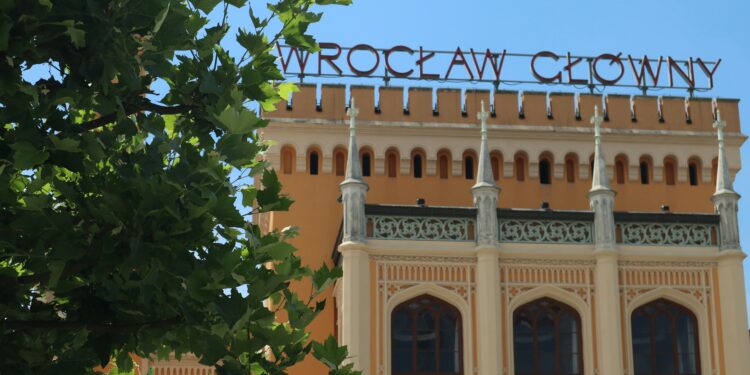 Pięć miejsc turystycznych, do których dojedziesz pociągiem z Wrocławia