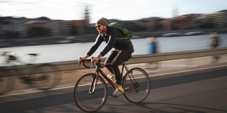 Kiedy rowerzysta ma pierwszeństwo na drodze?