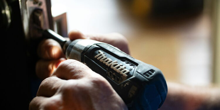 Wrocławska Złota Rączka – nowa pomoc dla seniorów 75+