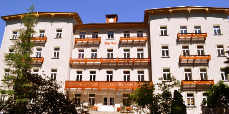 Zdrowie w sercu Dolnego Śląska – jak Sanatoria Dolnośląskie wspierają seniorów?