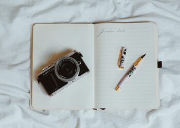 Senior jako twórca – jak zacząć pisać bloga lub prowadzić podcast?