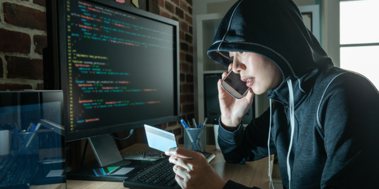 Oszustwa na bankiera – jak się przed nimi chronić?