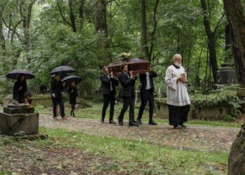 Żałoba bez tabu: jak przeżyć stratę i nie zwariować