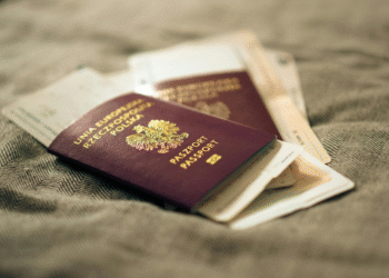 Paszport dla seniora w Polsce – ile kosztuje i komu przysługują zniżki w 2025 roku?