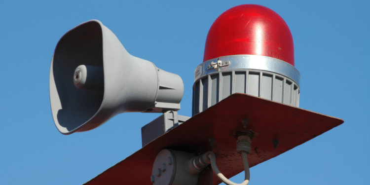 MSWiA informuje: alerty i syreny na straży Twojego bezpieczeństwa