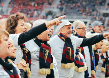 Seniorzy wyprowadzą  piłkarzy na murawę we wszystkich meczach 11. kolejki PKO Bank Polski Ekstraklasy!