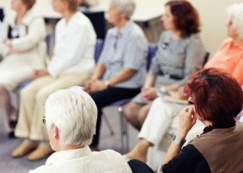 Nowe dane o sytuacji polskich seniorów – głos osób starszych w raporcie Fundacji SeniorApp