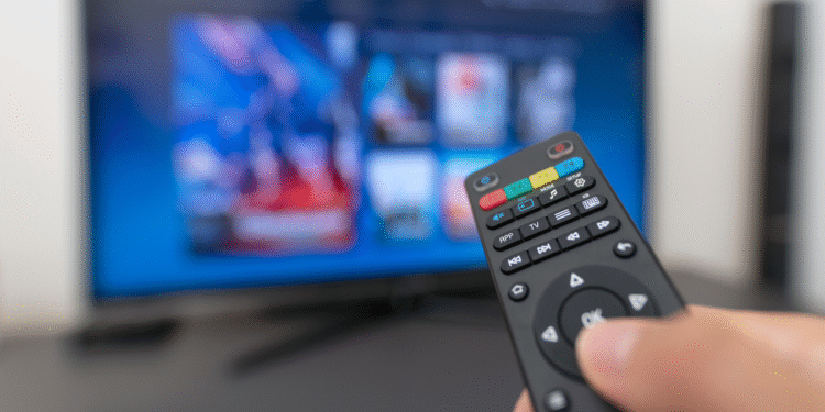 Abonament RTV w 2025 roku – kto nie musi płacić i jak uzyskać zwolnienie?