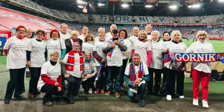 Senioralne eskorty na stadionach Ekstraklasy – finał akcji z okazji Międzynarodowego Dnia Osób Starszych