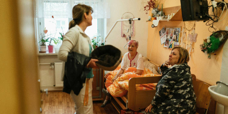 Kto w województwie lubuskim poszukuje miejsca w domu opieki?