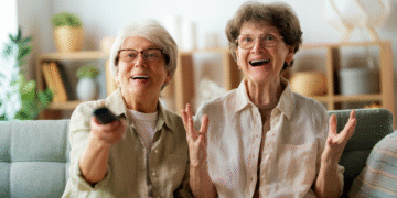 Co dziś oglądają seniorzy? – serialowe hity 60+